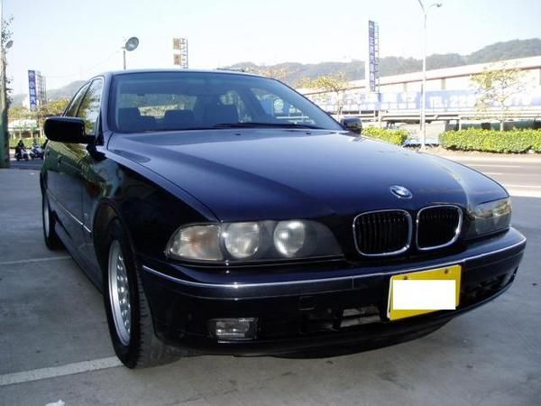 2000年 BMW 523i 黑色 手自排 照片1