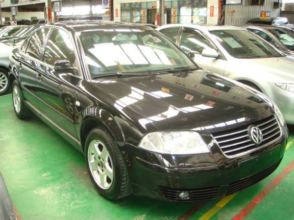 {花旗汽車} VW Passat 2.0 旗艦型，2003年優質中古車，超低網路價 42 萬 照片1