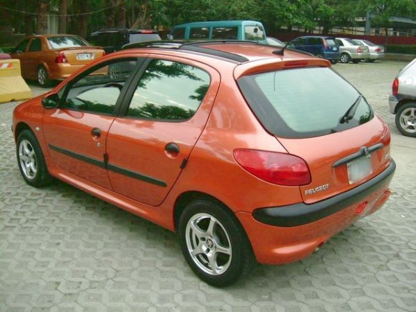 2001年PEUGEOT NEW 206 1400CC 雙安全氣囊 頂級天窗版 照片6