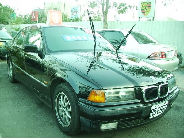 BMW  318 照片2