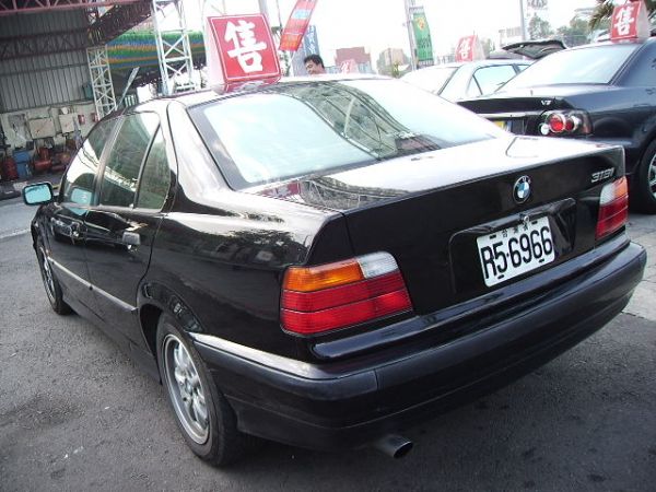 BMW  318 照片4