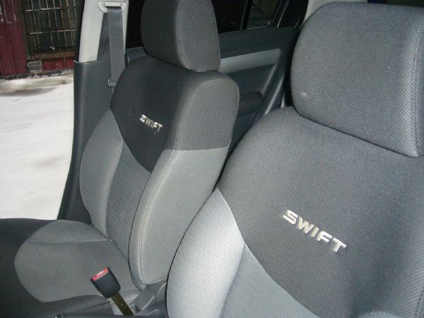Suzuki Swift 照片7