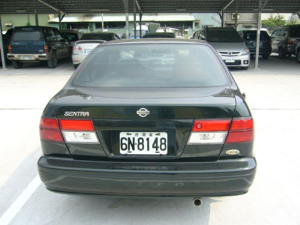 Nissan Sentra CE 照片3