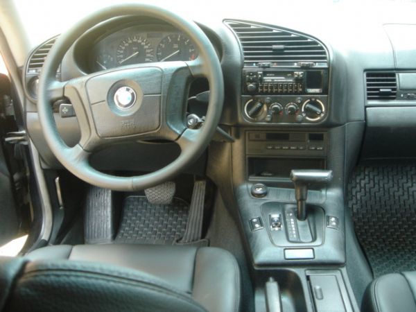 BMW 318IA 照片7
