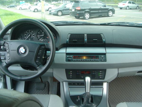 BMW X5 3.0 照片2