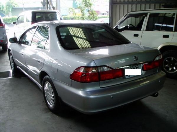  【TACA】2003年 HONDA ACCORD K9 2.0 銀色 自排 照片4