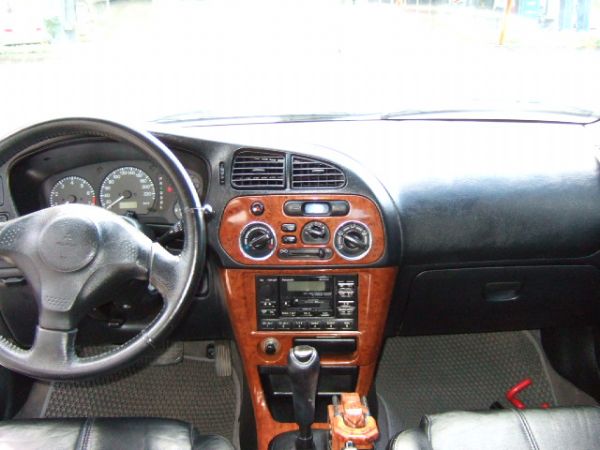 2001 Mitsubishi Lencer 1.6 照片4