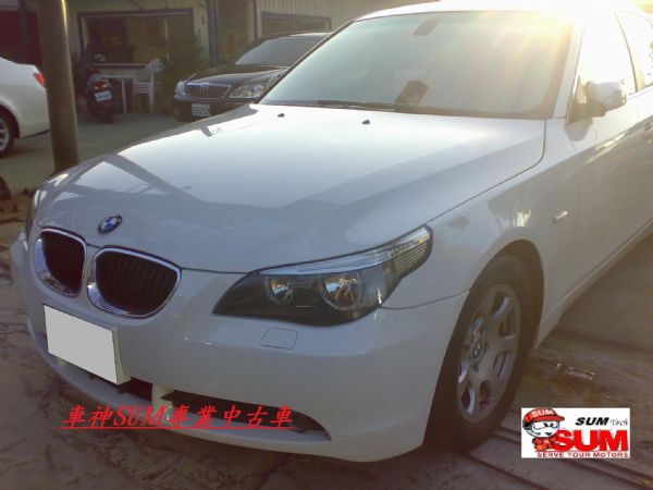 03 BMW 520i 經典白色時尚品味的化身 照片1