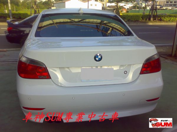 03 BMW 520i 經典白色時尚品味的化身 照片6