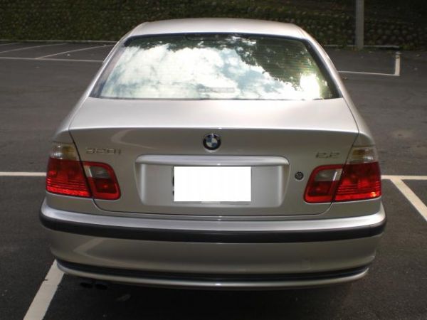 BMW  320i 照片2