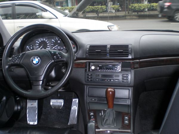BMW/寶馬  325i 照片3