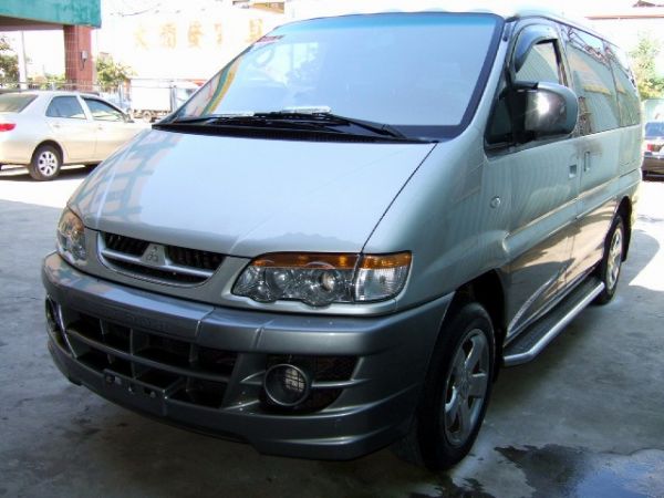 2004 Mitsubishi Space Gear 照片1