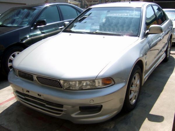 Mitsubishi Galant 照片1