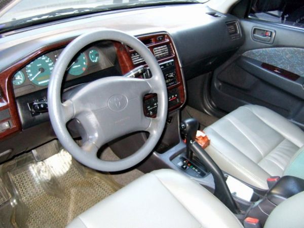 2001Toyota permio1.6 照片3