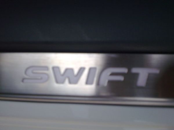 SUZUKI SWIFT  照片7