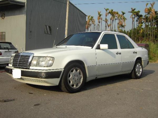 BENZ 220E 照片1