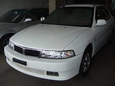 Mitsubishi Lancer 照片1