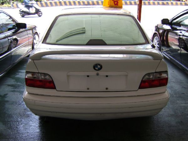 BMW 318 CI 照片3