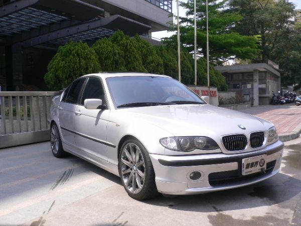 BMW\330I 照片1