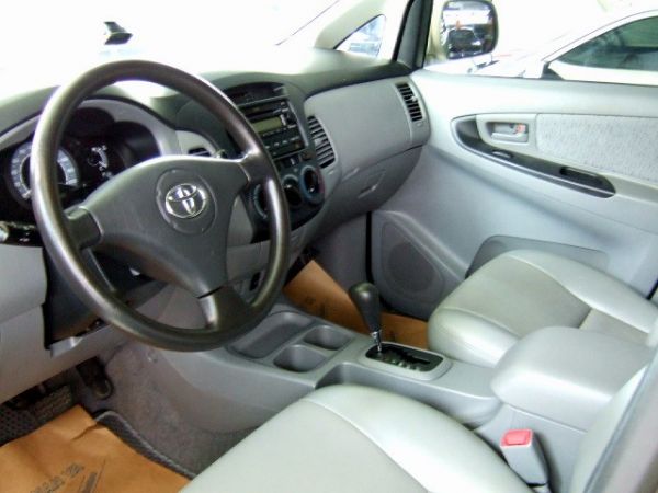 2008 TOYOTA INNOVA 照片3