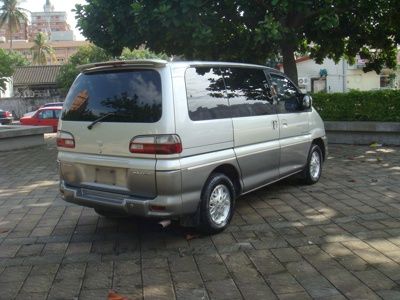 2001 三菱SPACE GEAR 照片2