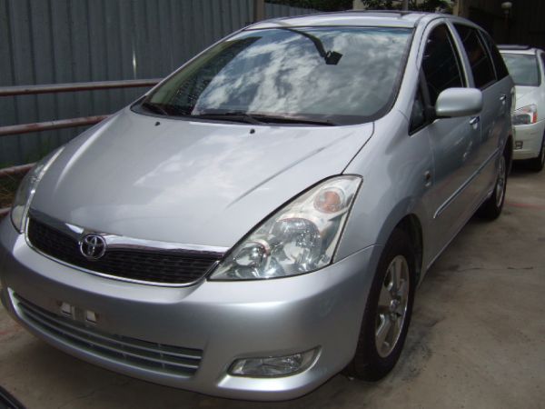 Toyota Wish 照片1