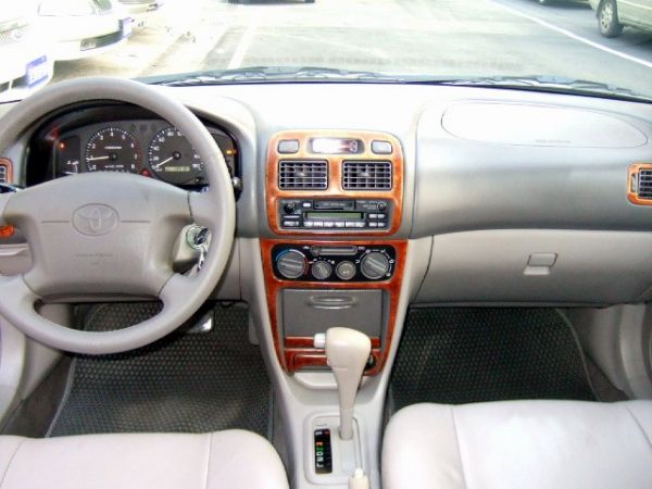 Toyota Corolla 1.8 照片5