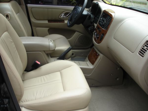 ESCAPE 4WD 照片4
