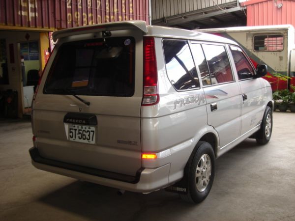 MITSUBISHI FREECA 照片2