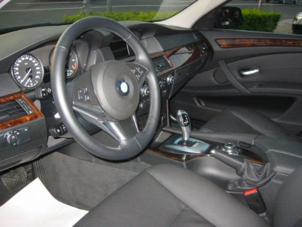 BMW 523I 照片5