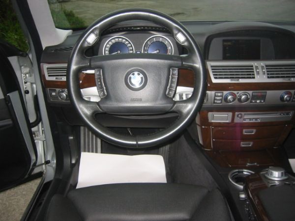 BMW 750LI 照片3