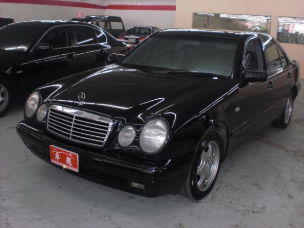 BENZ / E200 照片1