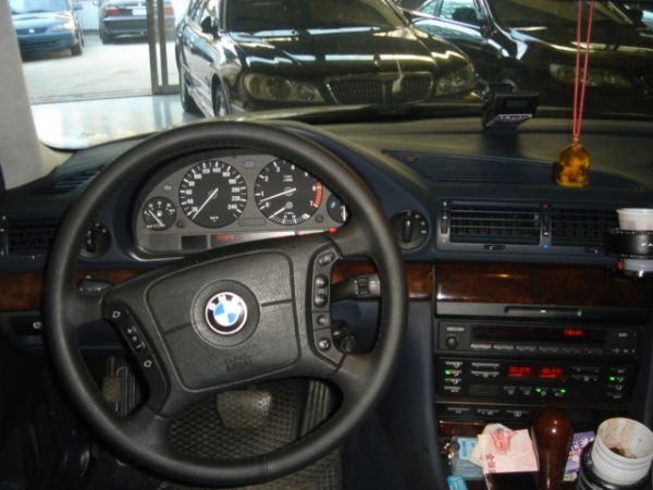 大眾汽車1999年式 BMW 735IL 照片4