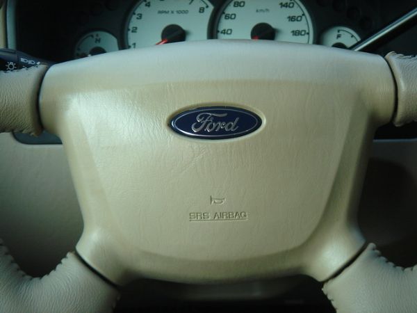 運通汽車-2006年-福特 Escape 照片6