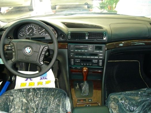 大眾汽車 1999年式 BMW 735 照片4