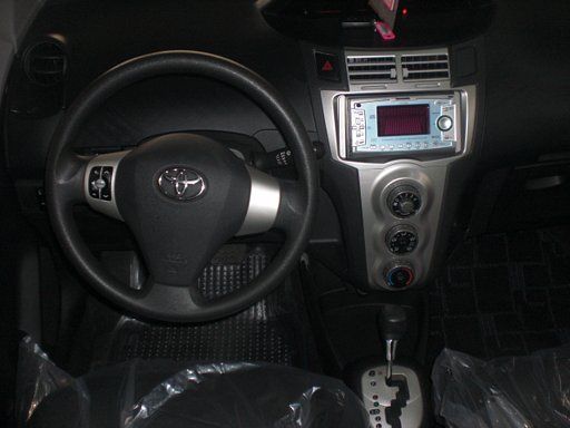 TOYOTA / YARIS 照片5