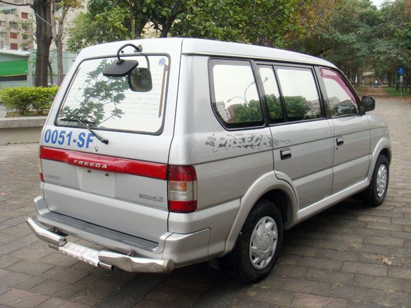 【松順汽車】2001  FREECA  照片6