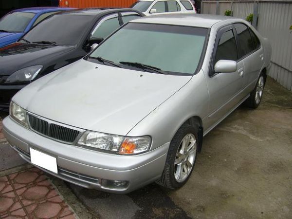 NISSAN Sentra CE 照片1