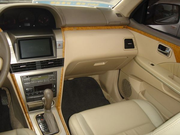 運通汽車-2005年-福特 Escape 照片5