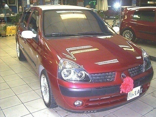 04年 RENAULT CLIO 1.4 照片1