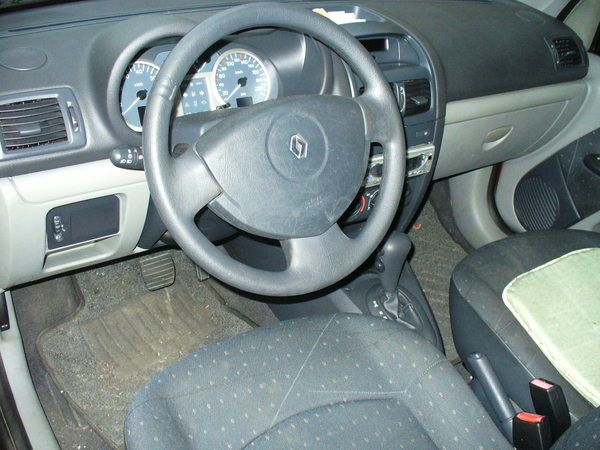 04年 RENAULT CLIO 1.4 照片5