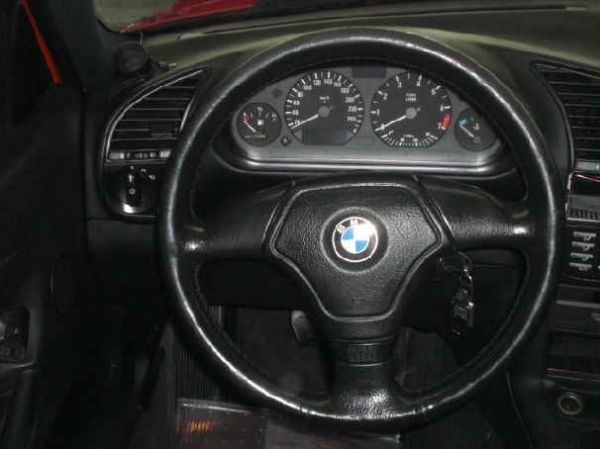 BMW 318 照片3