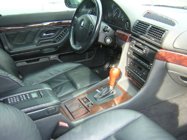 BMW735一手原漆 總代理 照片4