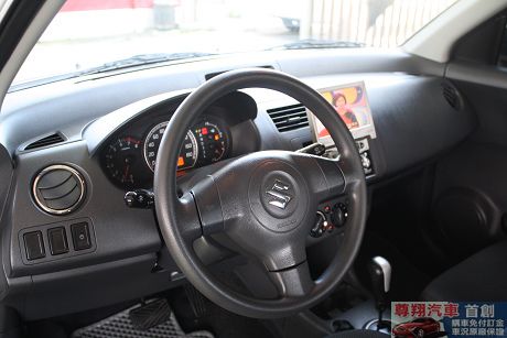 Suzuki 鈴木 Swift  照片3