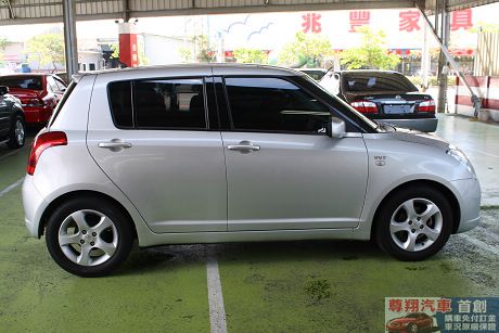 Suzuki 鈴木 Swift  照片9