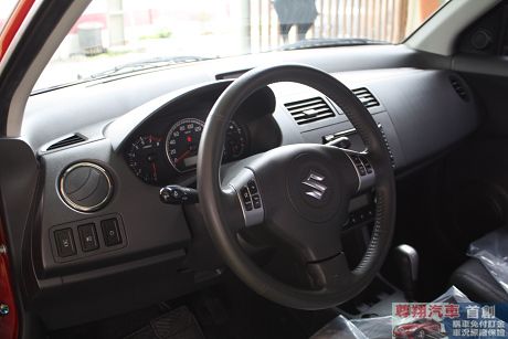 Suzuki 鈴木 Swift  照片3