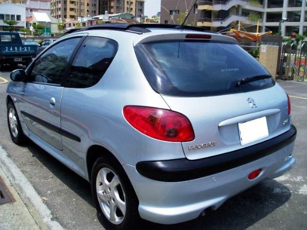 05 Peugeot 206 1.6L  照片9