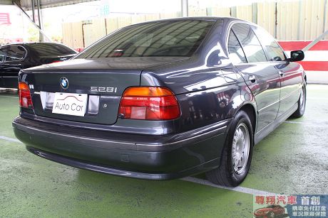 BMW 寶馬 5系列 528  照片8