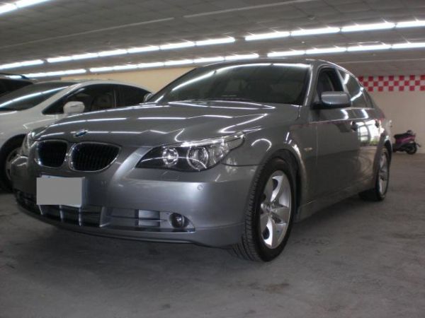 BMW  530  銀色 照片1