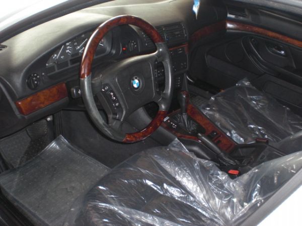 BMW  523  白色 照片4